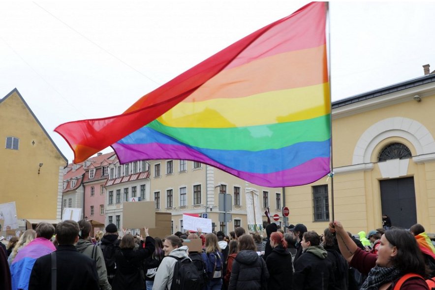 latvia approves civil unions for same sex couples